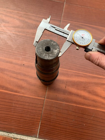 Dimensions_of_the_driven_wheel_spindle_of_Hengsimai_CNC_sawing_p4