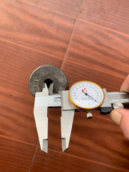 Dimensions_of_the_driven_wheel_spindle_of_Hengsimai_CNC_sawing_p7